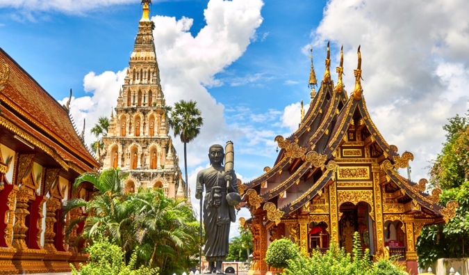 泰国一座巨大的佛教寺庙