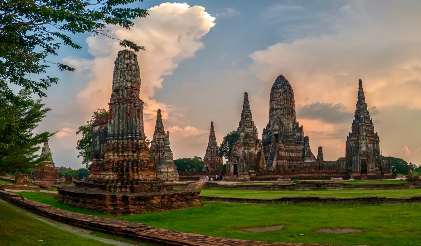 泰国曼谷附近著名的历史悠久的大城府寺庙