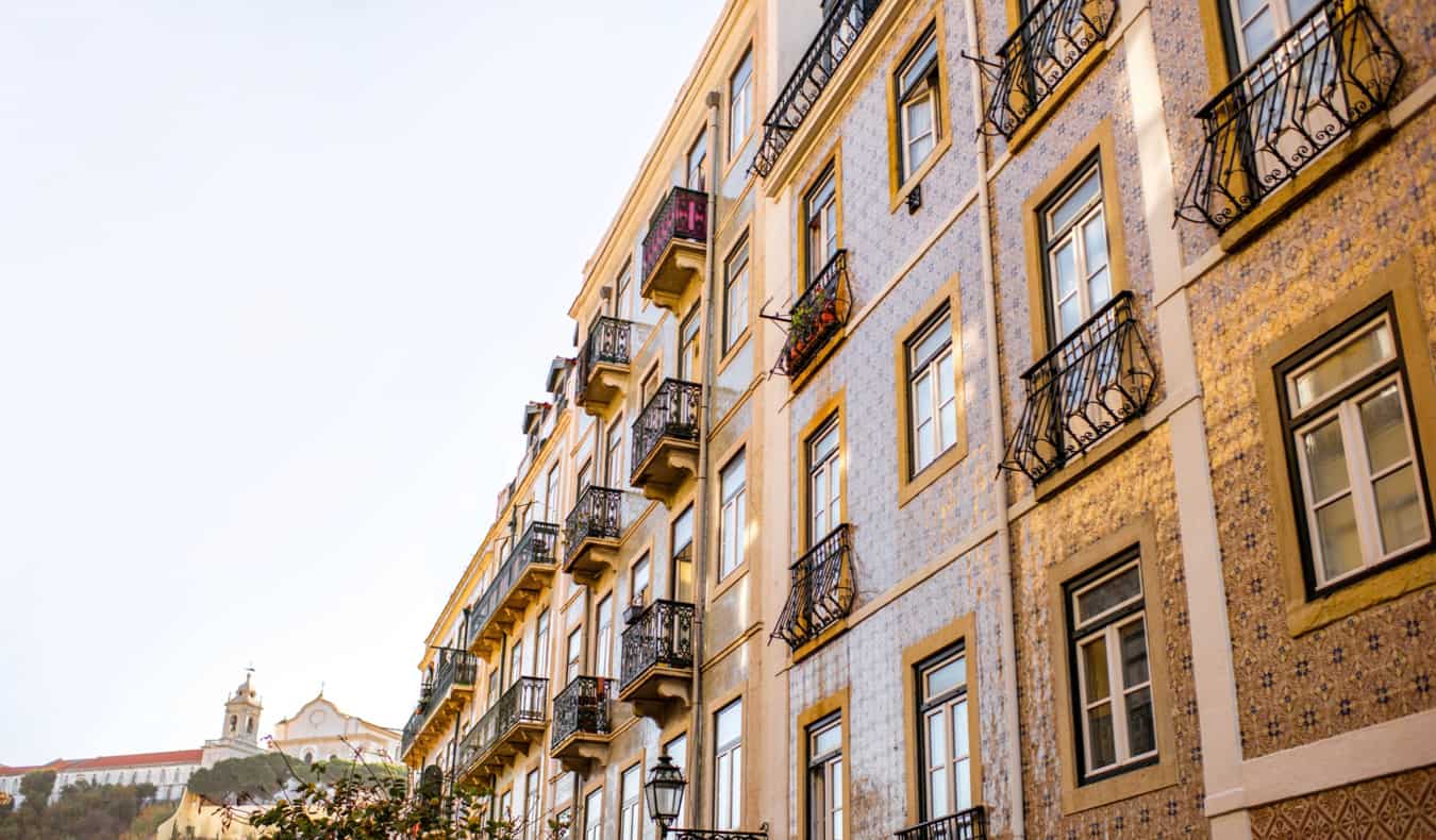 葡萄牙里斯本的一排公寓