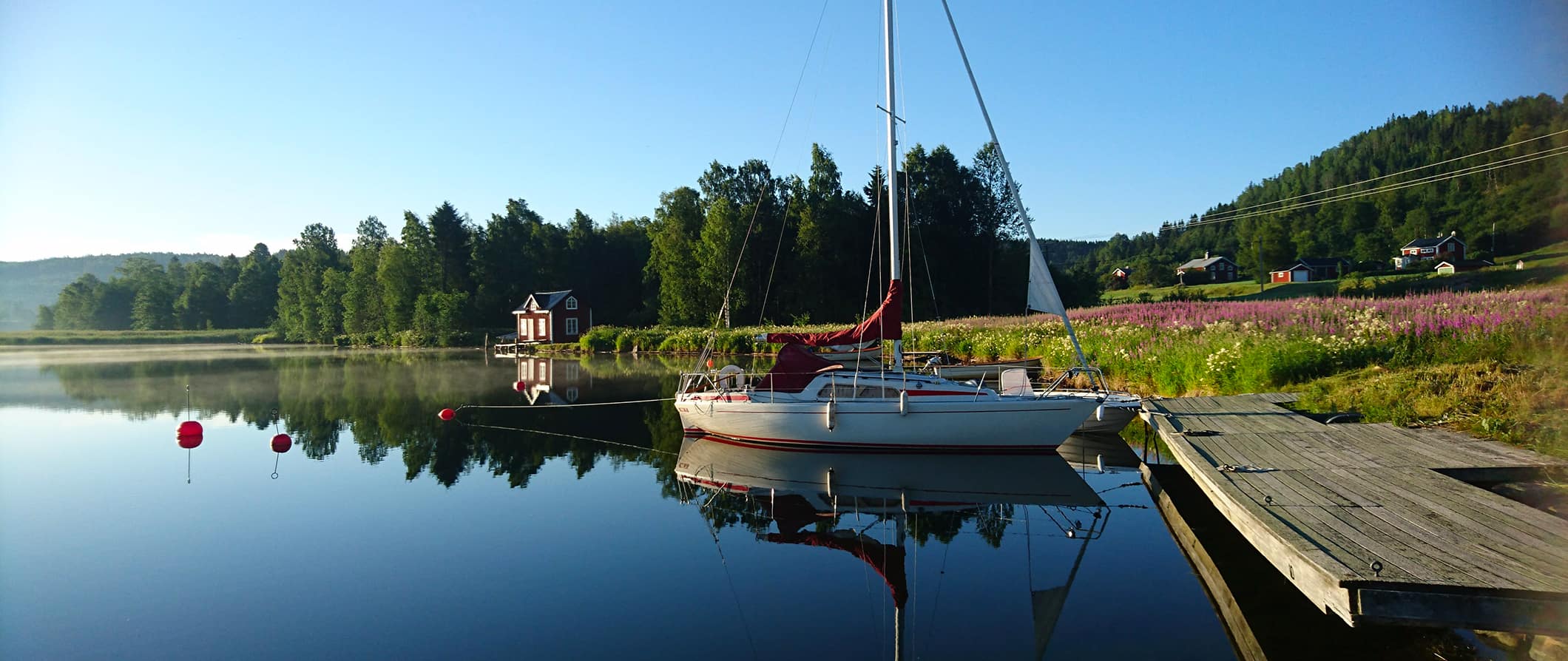 瑞典宁静的湖畔景色