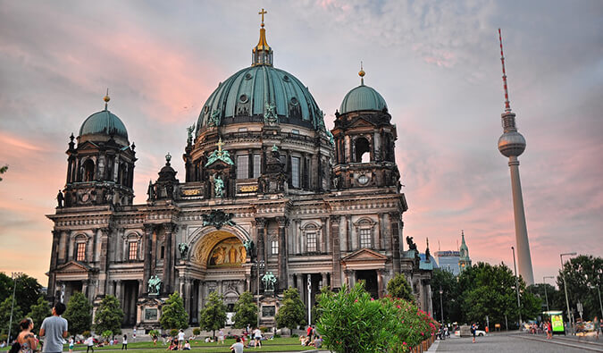 柏林博物馆岛，日落时的大教堂