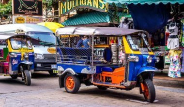 曼谷考山路上的嘟嘟车