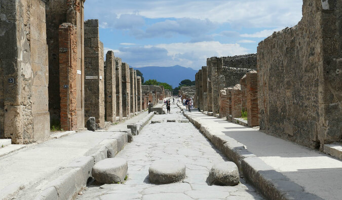 一条街道在意大利的Pomeii考古遗址