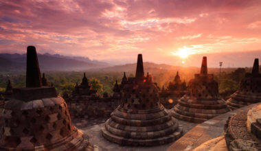 在Borobudur的日出照片在印度尼西亚