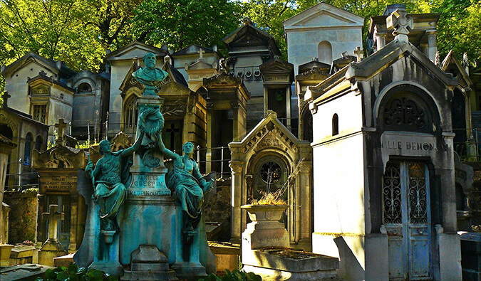 巴黎公墓里华丽的墓碑
