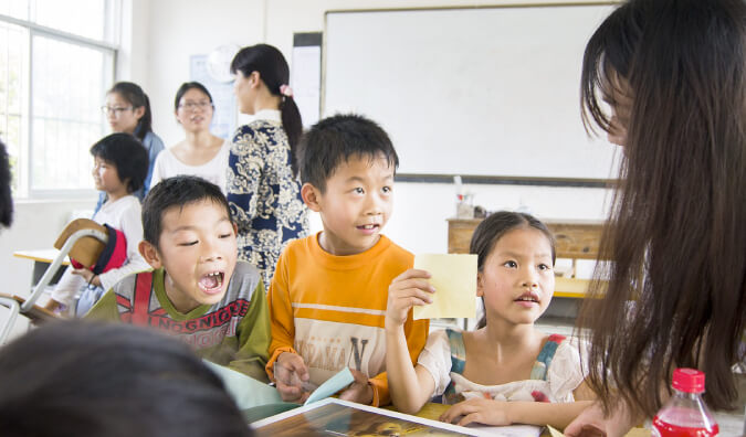 韩国的ESL教室里的孩子们