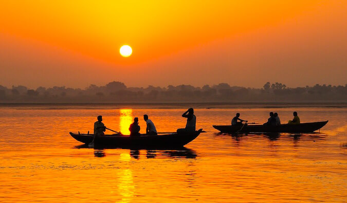 印度一条河上的日落