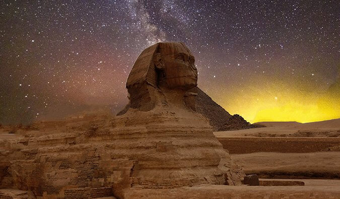 埃及狮身人面像后面的星星