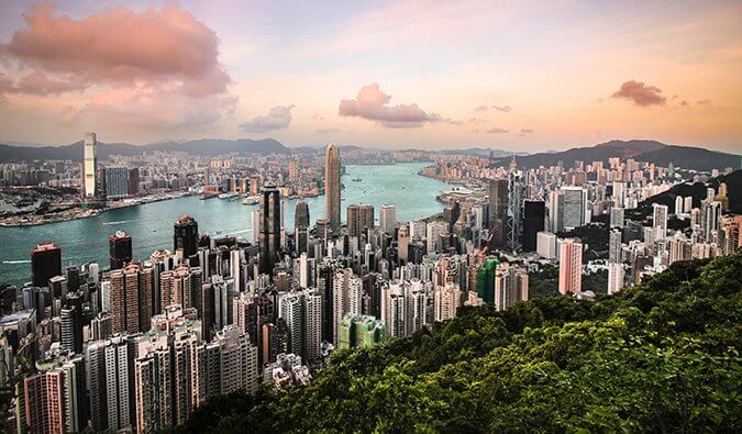 从太平山俯瞰香港日落