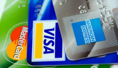 各种各样的商业信用卡，包括维萨卡、万事达卡和美国运通