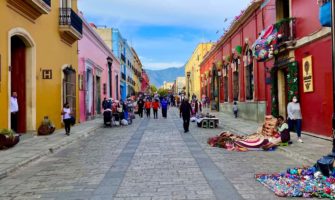 墨西哥瓦哈卡的多彩街道