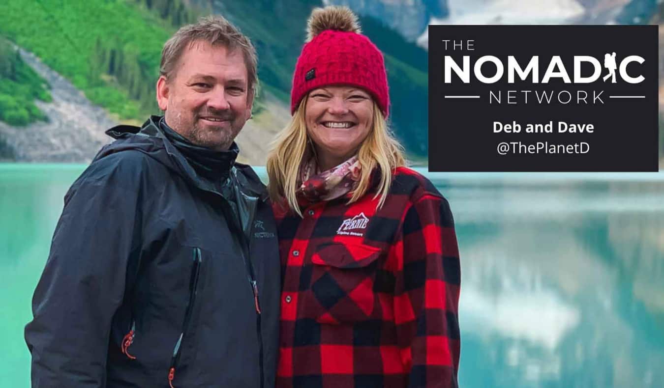 《星球D》的黛布和戴夫在加拿大湖边拍照
